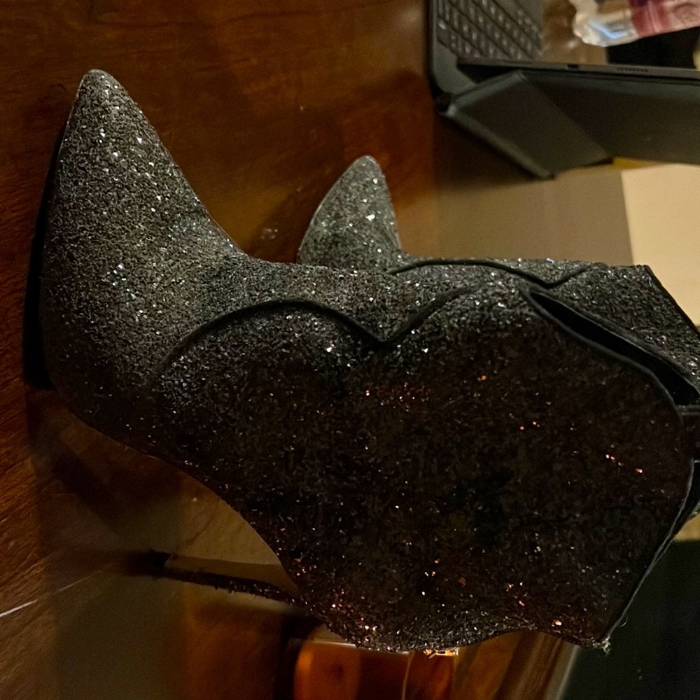 Great condition! Super cute!